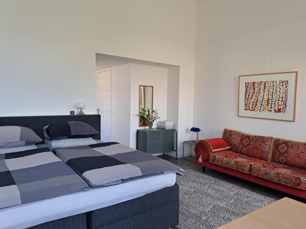 Luxe Ruime Studio Op Unieke, Rustige Locatie Dokkum Kültér fotó
