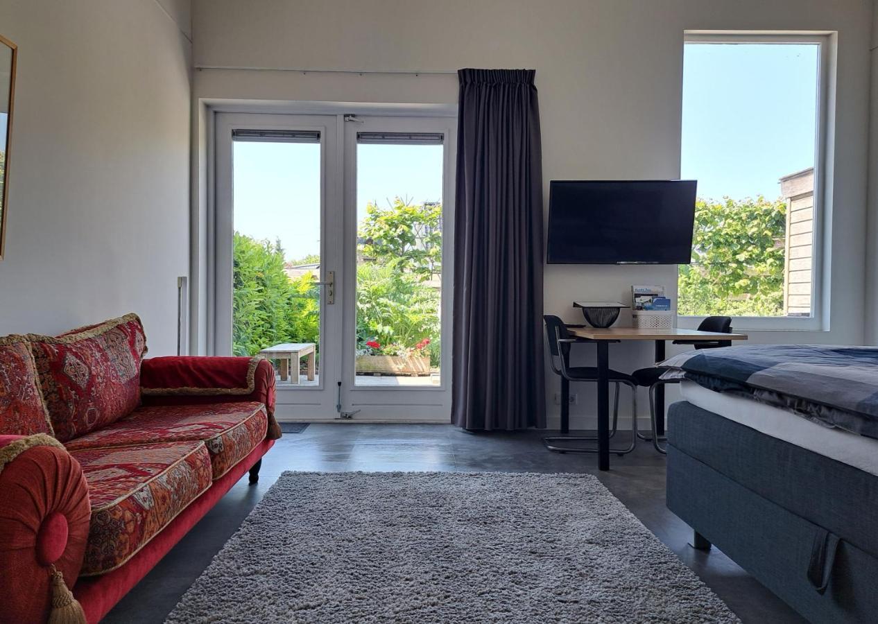 Luxe Ruime Studio Op Unieke, Rustige Locatie Dokkum Kültér fotó